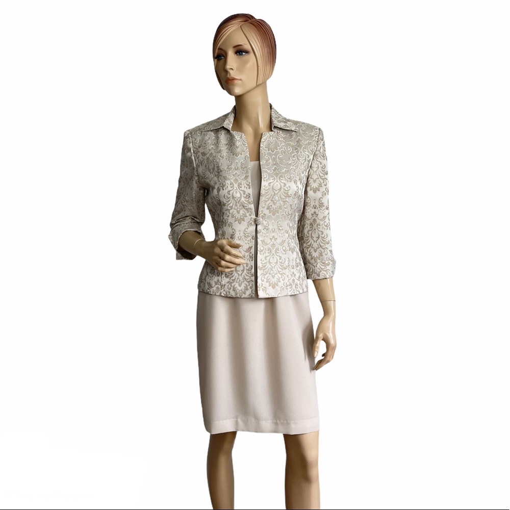 Jessica Howard Women's 2-Piece Beaded Damask Skirt Suit 6